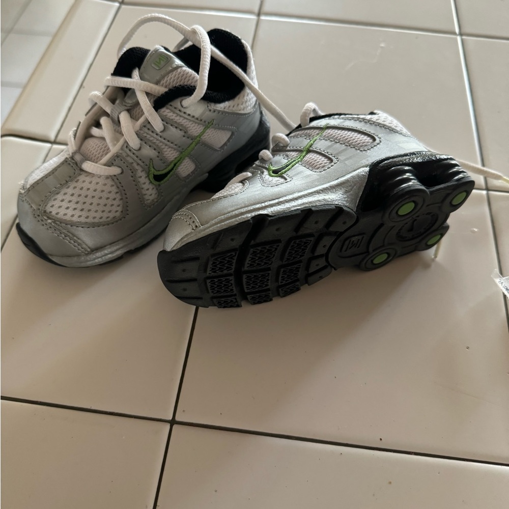 Brand new never worn baby Nike’s size 6C